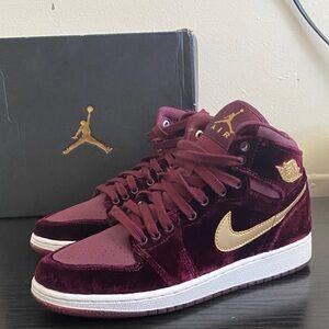 Air Jordan 1 Heiress GG velvet